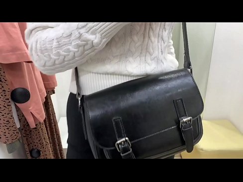 ❤️ Javna masturbacija mlade kujice FeralBerry s dildom u sobi za mjerenje Analni video kod nas hr.redpornpictures.ru ☑
